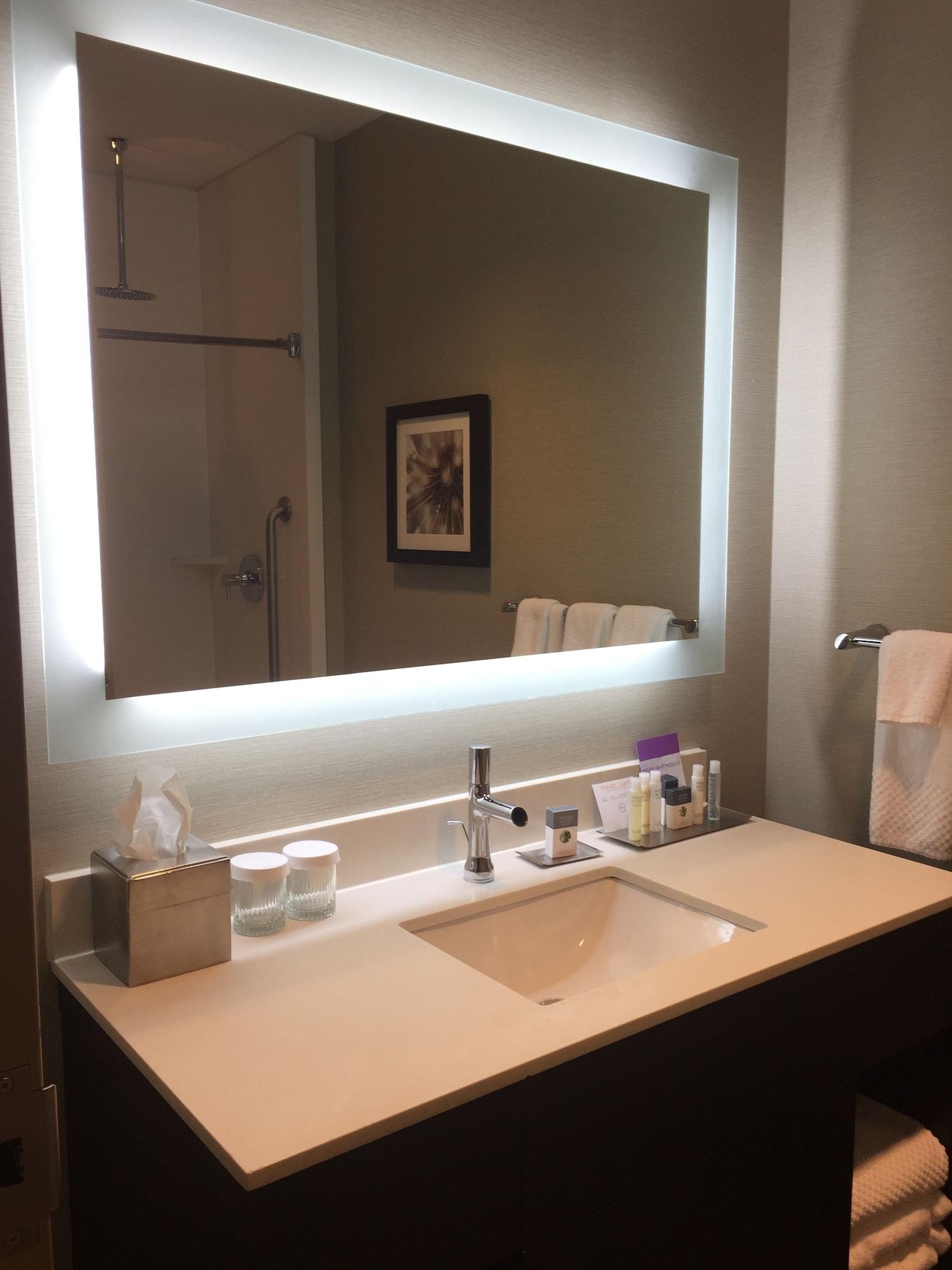 The Hollis Halifax - A Doubletree Suites By Hilton Екстериор снимка