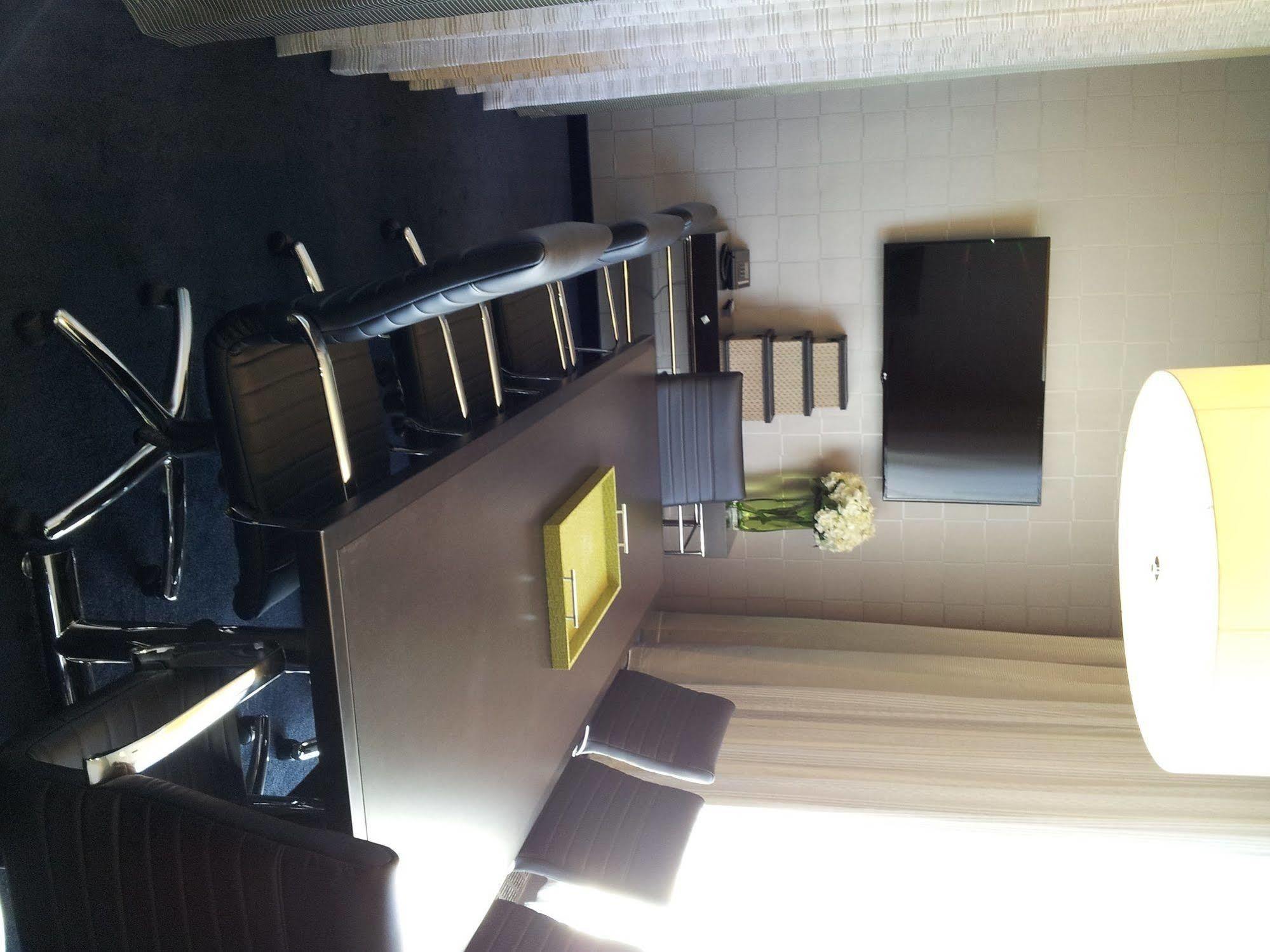 The Hollis Halifax - A Doubletree Suites By Hilton Екстериор снимка
